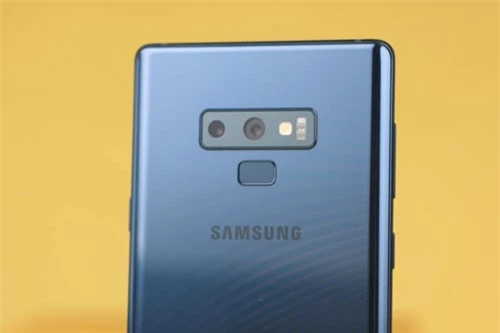 =6. Samsung Galaxy Note 9 (tốc độ chụp: 1,1 giấy/tấm).
