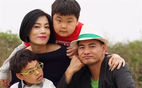 Con trai Xuân Bắc nói về mẹ "rất bá đạo" mừng ngày 20/11