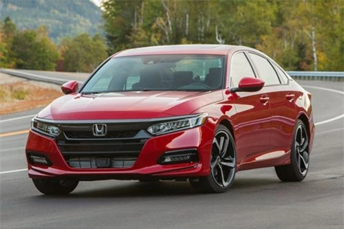 2. Honda Accord 2019 (giá khởi điểm: 24.615 USD).