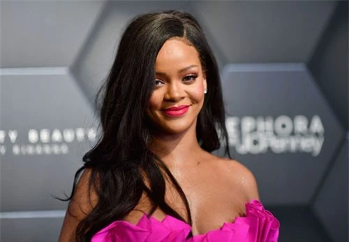 7. Rihanna. Tổng thu nhập: 37,5 triệu USD/năm.