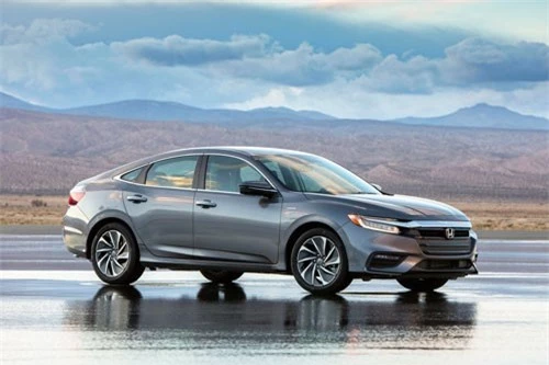 3. Honda Insight 2019 (giá khởi điểm: 23.725 USD).