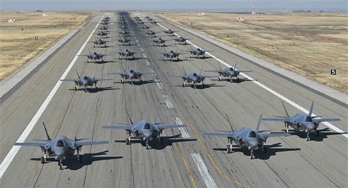 Mỹ lần đầu tập trận “Voi đi bộ” với 36 máy bay chiến đấu tàng hình F-35A