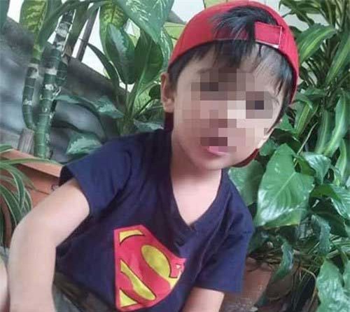 Dùng ma túy đá gây ảo giác, ông bố tự tay đâm chết con trai 5 tuổi