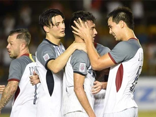 Clip: Thủ môn phạm sai lầm, Thái Lan ‘đánh rơi’ chiến thắng trước Philippines