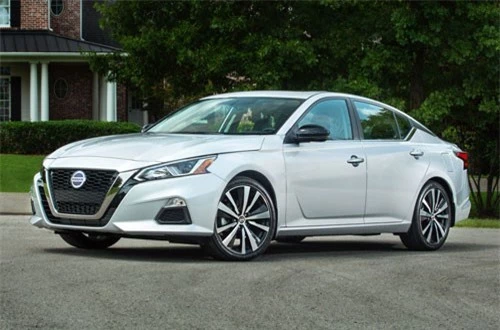 7. Nissan Altima 2019 (giá khởi điểm: 24.645 USD).