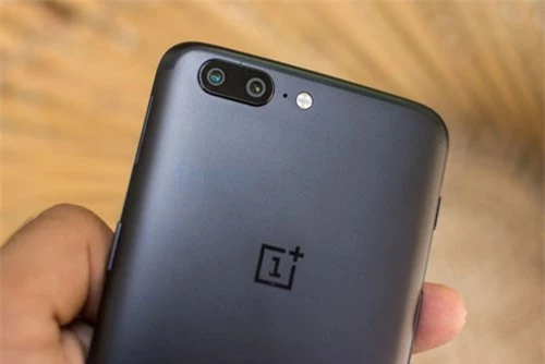 =6. OnePlus 5 (tốc độ chụp: 1,1 giấy/tấm).