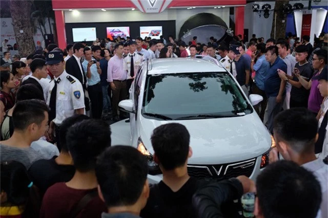Chưa rõ chất lượng nhưng người Việt vẫn chốt hơn 2.000 đơn đặt mua xe VinFast chỉ trong 2 ngày giới thiệu - Ảnh 1.