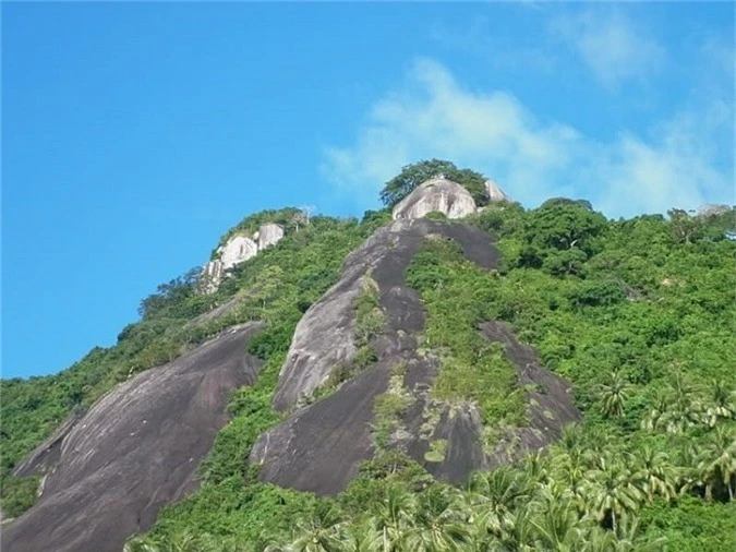 kham pha ve dep hoang so binh di cua dao hon son