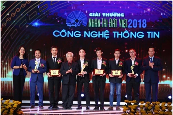 Ứng dụng gọi xe Việt được vinh danh tại giải thưởng Nhân tài đất Việt - Ảnh 1.