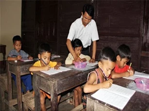 Những người thầy 'gieo chữ' trên dãy Trường Sơn