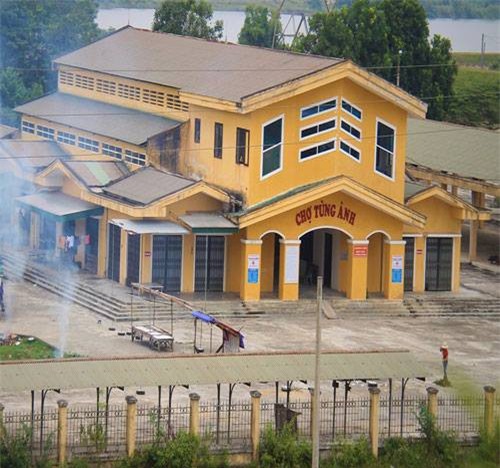 Khu chợ xây dựng gần 30 tỉ 'vắng tanh như chùa Bà Đanh'