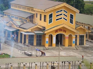 Khu chợ xây dựng gần 30 tỉ 'vắng tanh như chùa Bà Đanh'