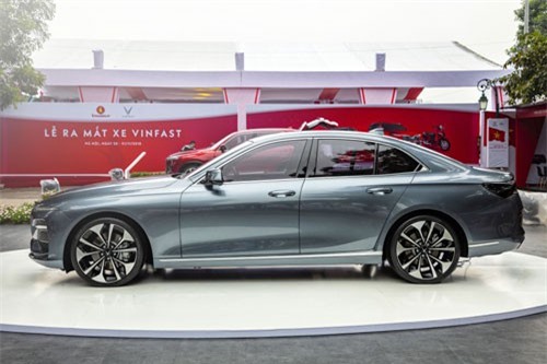 Clip: Đánh giá chi tiết xe sedan VinFast Lux A2.0