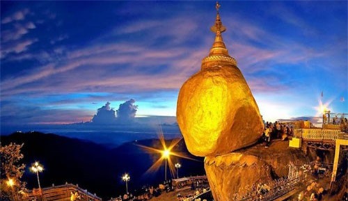 Hòn đá thiêng bằng vàng ở Myanmar và bí mật ẩn chứa bên trong