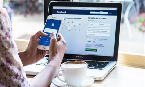 Dịch vụ quảng cáo của Facebook "treo cứng" khiến cộng đồng mạng hỗn loạn