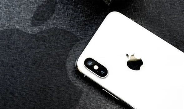 iPhone XR tiếp tục đón nhận tin dữ - Ảnh 2.