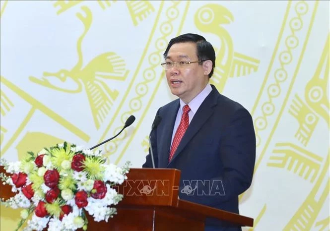 Phó thủ tướng Vương Đình Huệ phát biểu khai mạc. (Ảnh: TTXVN)