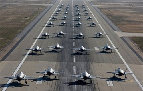 Clip: Mỹ phô diễn sức mạnh của F-35 'Tia chớp' 