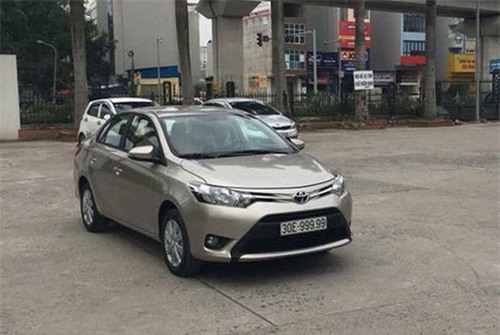 Giá xe bình dân tăng giá chóng mặt nhờ... biển số đẹp