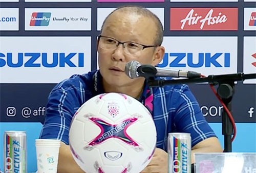 HLV Park Hang-seo sẽ khiếu nại bàn thắng của Văn Toàn?