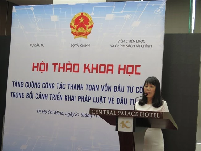Bà Lương Thị Hồng Thúy cho rằng nguyên nhân chậm giải ngân là do vướng 4 luật (ảnh LK)