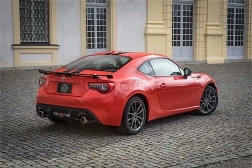 3. Toyota 86 2018 (giá khởi điểm: 26.455 USD).