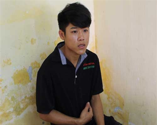 Bị tạm giữ vì rủ bạn gái 14 tuổi bỏ nhà đi bụi