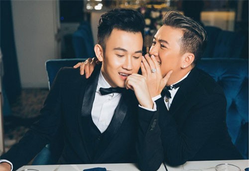 Vụ học trò ngủ chung giường với thầy: Mr Đàm phẫn nộ, Dương Triệu Vũ nói "thất đức"