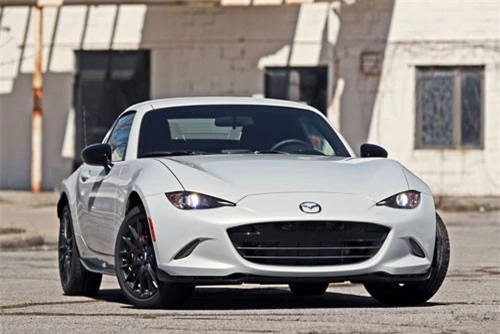 6. Mazda MX-5 Miata Sport 2018 (giá khởi điểm: 25.295 USD).