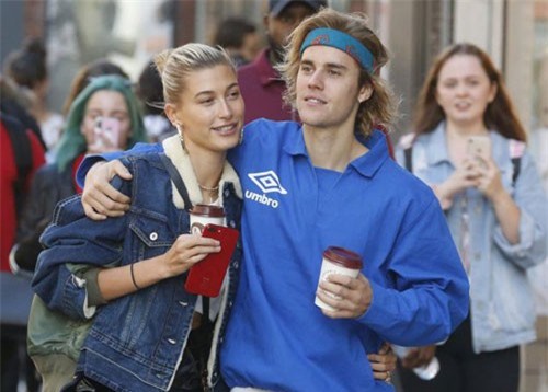 Vừa xa nhau, Hailey Baldwin đã mong gặp Justin Bieber vào Giáng sinh