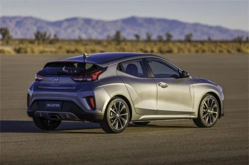 9. Hyundai Veloster Turbo R-Spec 2019 (giá khởi điểm: 22.900 USD).