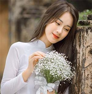 Á khôi 1 Hoa khôi Sinh viên Việt Nam rạng rỡ trong tà áo dài truyền thống