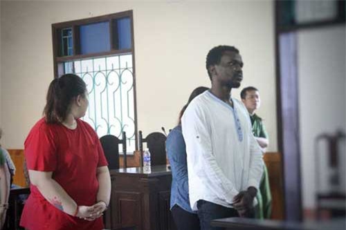 Hà Tĩnh: Câu kết với đối tượng người nước ngoài lừa đảo