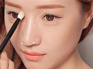 Clip: 'Bật mí' 3 bước đánh khối sóng mũi cao dọc dừa cho hội chị em