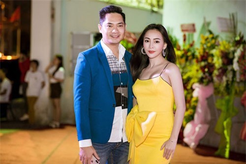 Sau ồn ào yêu Lan Ngọc, Minh Luân bất ngờ ôm eo cô gái khác đi sự kiện