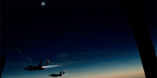 Xem biên đội ba tiêm kích F-15E của Mỹ rượt đuổi Nhật thực