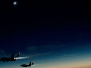 Xem biên đội ba tiêm kích F-15E của Mỹ rượt đuổi Nhật thực
