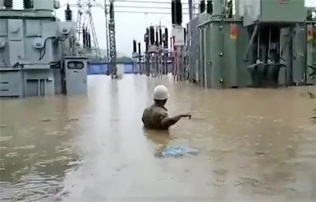Đợt mưa lũ lịch sử vừa qua khiến một số khu, cụm công nghiệp ở Khánh Hoà ngập sâu trong nước, dẫn tới nhiều doanh nghiệp bị thiệt hại nặng nề (Ảnh: TA)