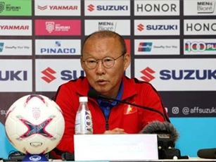 HLV Park Hang Seo: “Tôi chưa nghĩ tới bán kết vì còn phải thắng Campuchia”