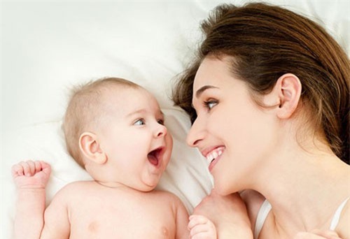 9 cách dạy trẻ tự lập, sống tích cực như cha mẹ Pháp