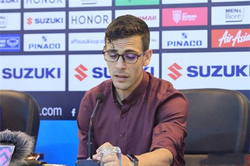 HLV Campuchia trả lời khéo léo khi hỏi về các tuyển thủ Việt Nam