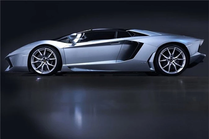 Lamborghini Aventador LP700-4 Roadster ảnh 2