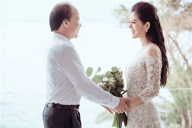 Đinh Hiền Anh tiết lộ về cuộc sống cùng chồng là Thứ trưởng Bộ Tài chính-3