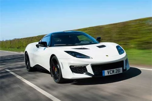 Cận cảnh siêu xe Anh Quốc, giá ‘mềm’. Lotus Evora 400 2018 có giá khởi điểm 91.785 USD (tương đương 2,142 tỷ đồng). Siêu xe này sử dụng động cơ V6 tăng áp với dung tích 3,5 lít. (CHI TIẾT)