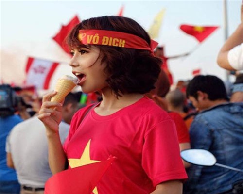 Bị miệt thị 'xấu xúc phạm người nhìn' khi livestream bán hàng, mẹ đơn thân 'lột xác' đầy bất ngờ