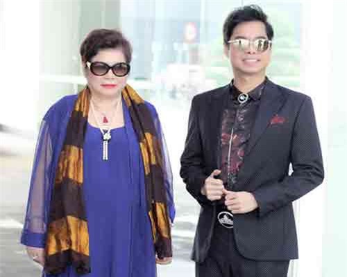 Mẹ tặng xe 3 tỷ mừng sinh nhật, Ngọc Sơn quỳ gối nói điều này