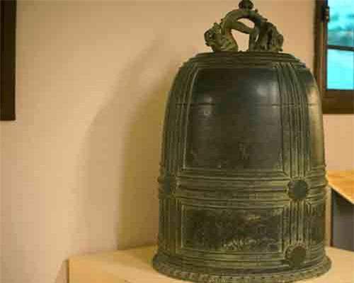 'Soi' quả chuông 800 tuổi có lịch sử lạ lùng nhất Việt Nam