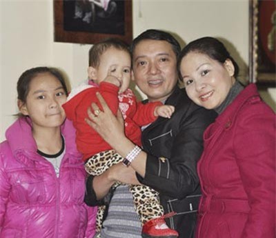 Soi tình trường và cuộc sống bên vợ ba trẻ đẹp của Chiến Thắng