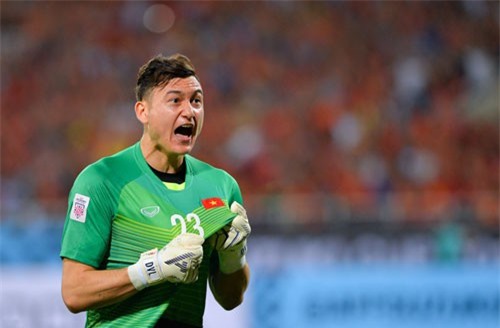 Lâm "Tây" đẹp trai gây sốt AFF Cup, fan tiếc vì không dự World Cup