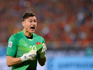 Lâm "Tây" đẹp trai gây sốt AFF Cup, fan tiếc vì không dự World Cup